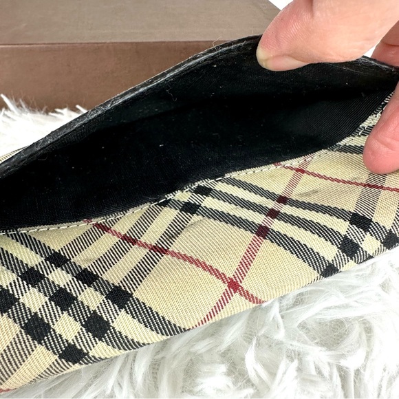 Burberry long wallet *READ* - Picture 9 of 15